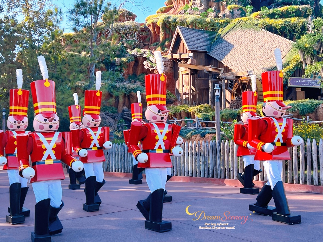 【美國 Florida】2024 Magic Kingdom表演|Mickey’s Once Upon a Christmastime Parade - 第54張圖 【美國 Florida】2024 Magic Kingdom表演|Mickey’s Once Upon a Christmastime Parade