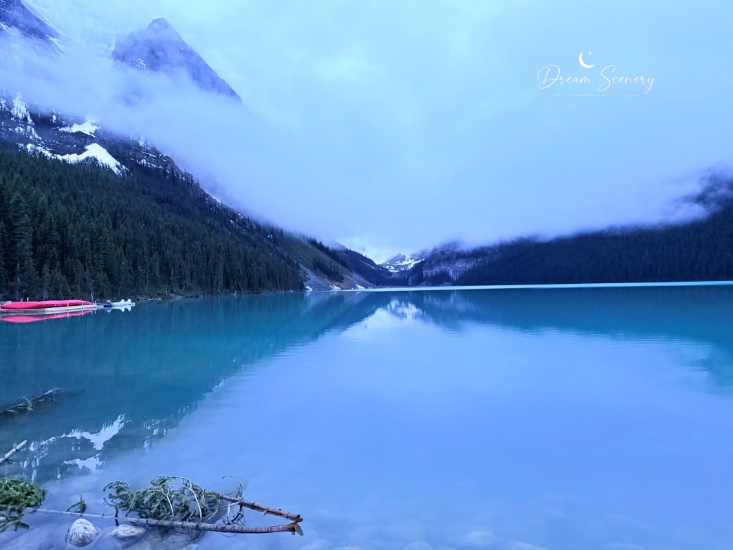 【加拿大-Banff】Fairmont Chateau Lake Louise湖畔散步｜在雪山與湖景之間享受片刻寧靜