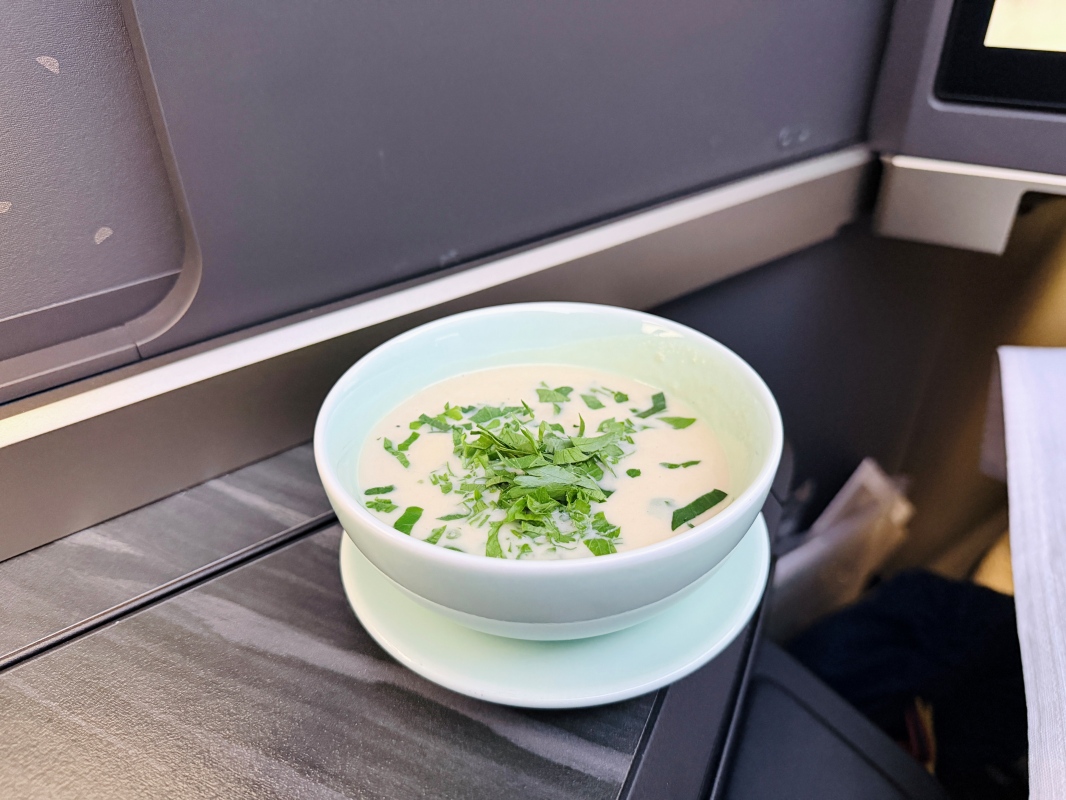 【美國-鳳凰城天港國際機場】STARLUX Airlines 星宇航空商務艙開箱|第一次帶寶寶搭長程飛機,鳳凰城直飛台灣 16 小時完整體驗 - 第15張圖 【美國-鳳凰城天港國際機場】STARLUX Airlines 星宇航空商務艙開箱|第一次帶寶寶搭長程飛機,鳳凰城直飛台灣 16 小時完整體驗