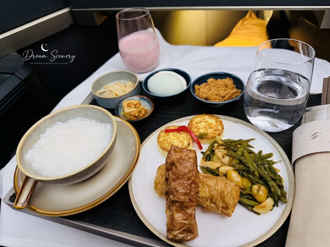 【美國-鳳凰城天港國際機場】STARLUX Airlines 星宇航空商務艙開箱|第一次帶寶寶搭長程飛機,鳳凰城直飛台灣 16 小時完整體驗 - 第27張圖 【美國-鳳凰城天港國際機場】STARLUX Airlines 星宇航空商務艙開箱|第一次帶寶寶搭長程飛機,鳳凰城直飛台灣 16 小時完整體驗