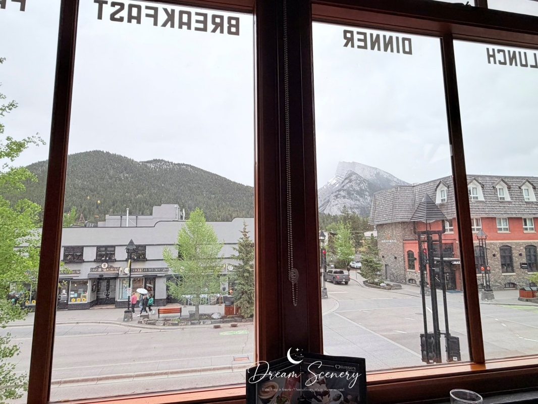 【加拿大-Banff】班夫小鎮人氣牛排館，期待很高卻有點失望｜Melissa’s MisSteak