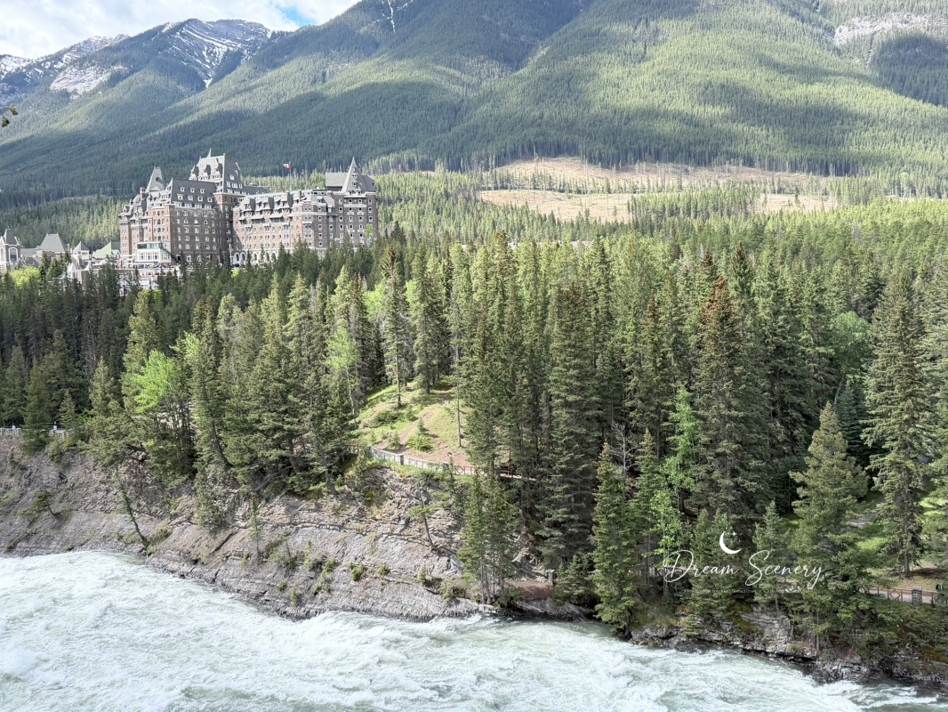 【加拿大-Banff】俯瞰城堡飯店與落磯山谷的經典觀景點｜Surprise Corner