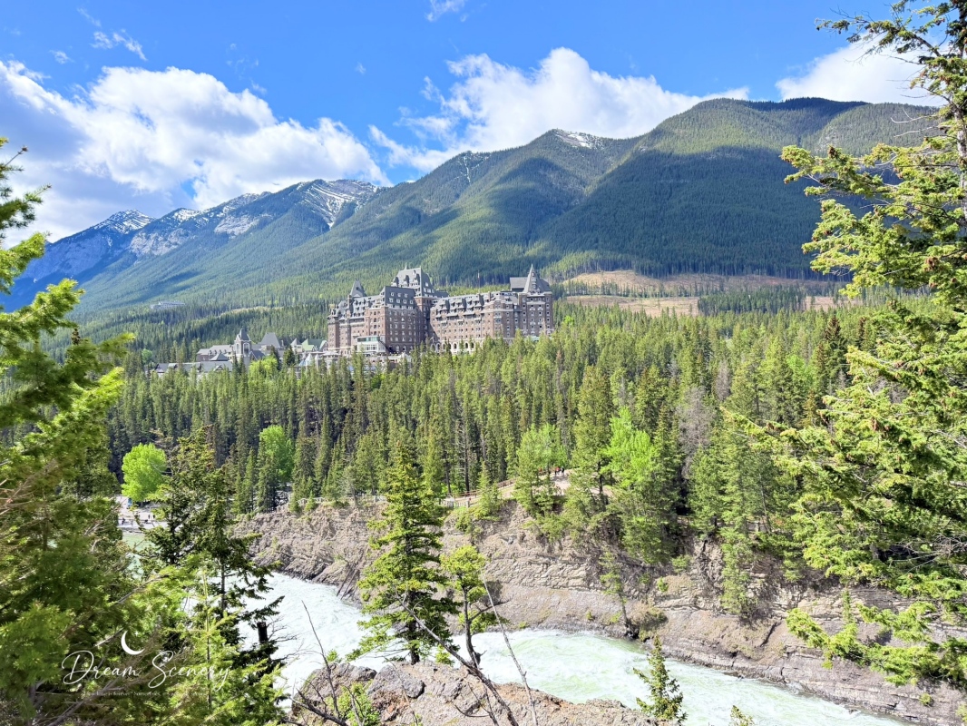 【加拿大-Banff】俯瞰城堡飯店與落磯山谷的經典觀景點｜Surprise Corner