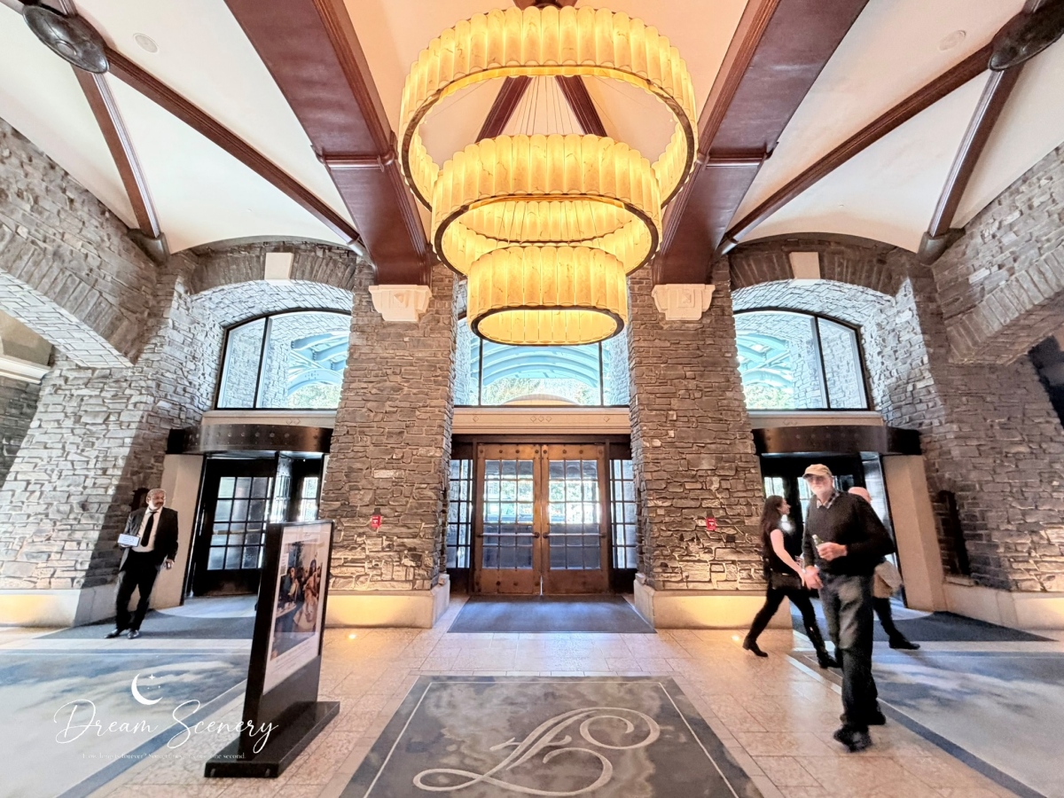 【加拿大-Banff】走進落磯山脈中的城堡，探索古典大廳與山谷花園｜Fairmont Banff Springs